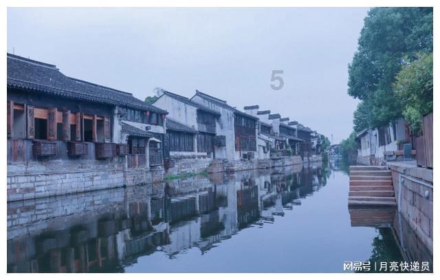 领班怎么样向领导汇报工作游戏画面